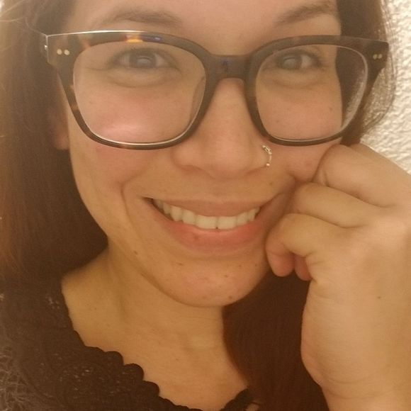 Meet your Posher, Yaya - Picture 1 of 1